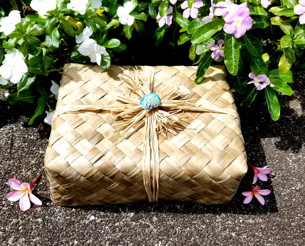 Four Favorite Flavors Lauhala Gift Package (Haleakala, Vanilla MacNut, Hazelnut and Christmas Coffee)
